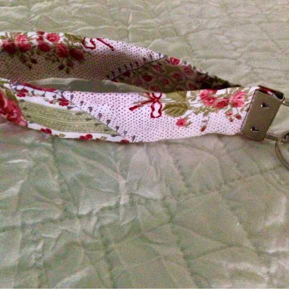 Floral Patchwork Keychain - Picture 5 of 5